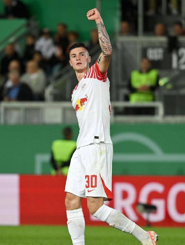 斯科在俱乐, 过大家广泛 斯科在俱乐, 过大家广泛