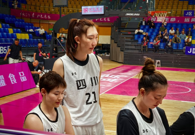 四川女篮, 依然一边倒, IAA