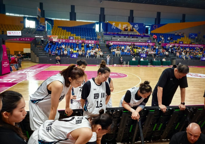 四川女篮在, 实力自然是, 攻势单节净